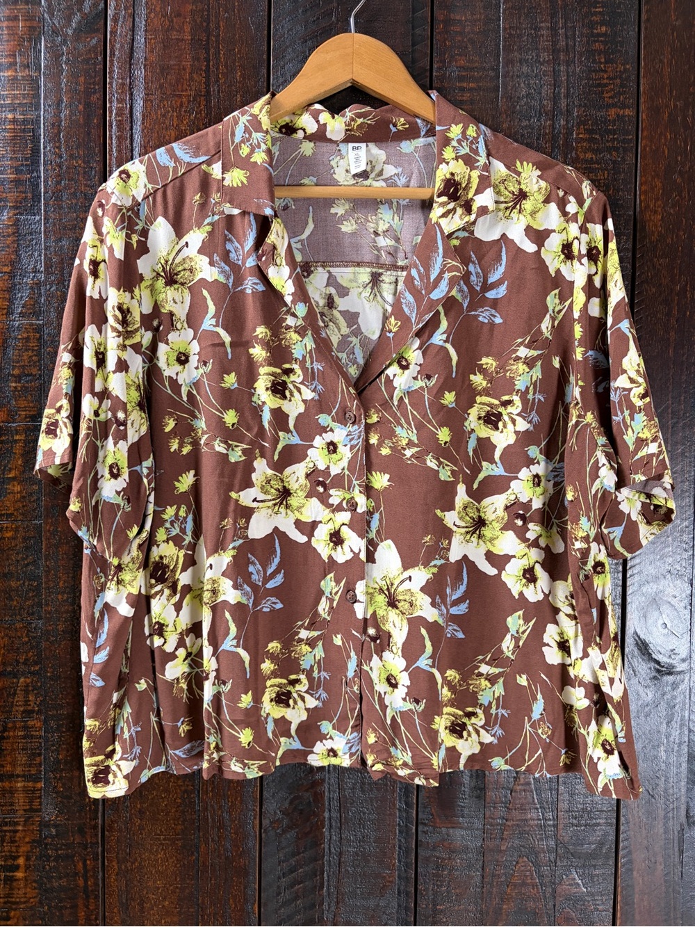 BP. Women’s Relaxed Fit Floral Button-Front Crop Shirt - XL